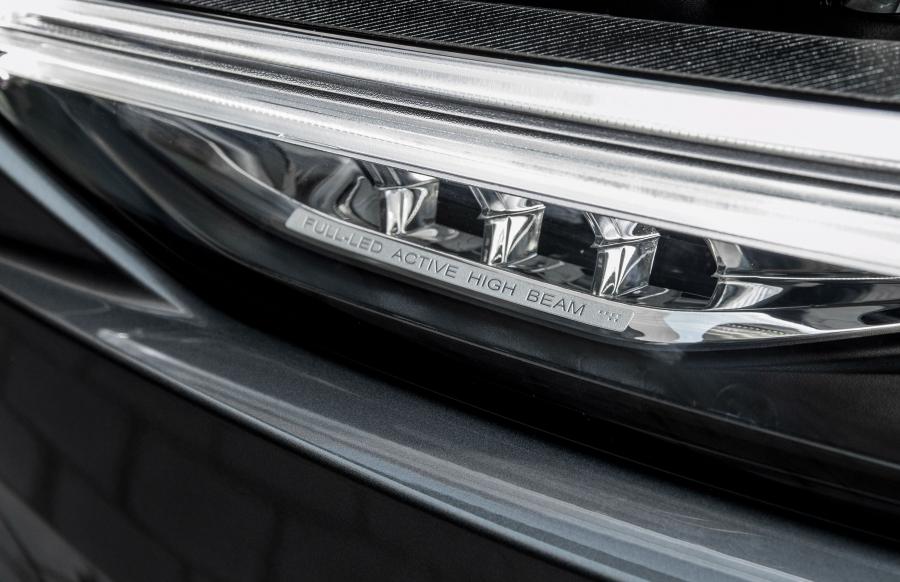 Детали экстерьера Volvo S90 T6 R-Design 2017 года  (ZA) (фото 10 из 20)